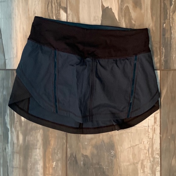 lululemon athletica Dresses & Skirts - Lululemon Woman's Emerald & Black Skirt - 6 Reg